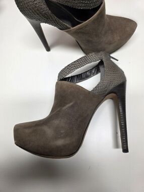 Jessica Simpson Taupe Suede Pointed-Toe High Heel Booties With Back Zip US 7.5